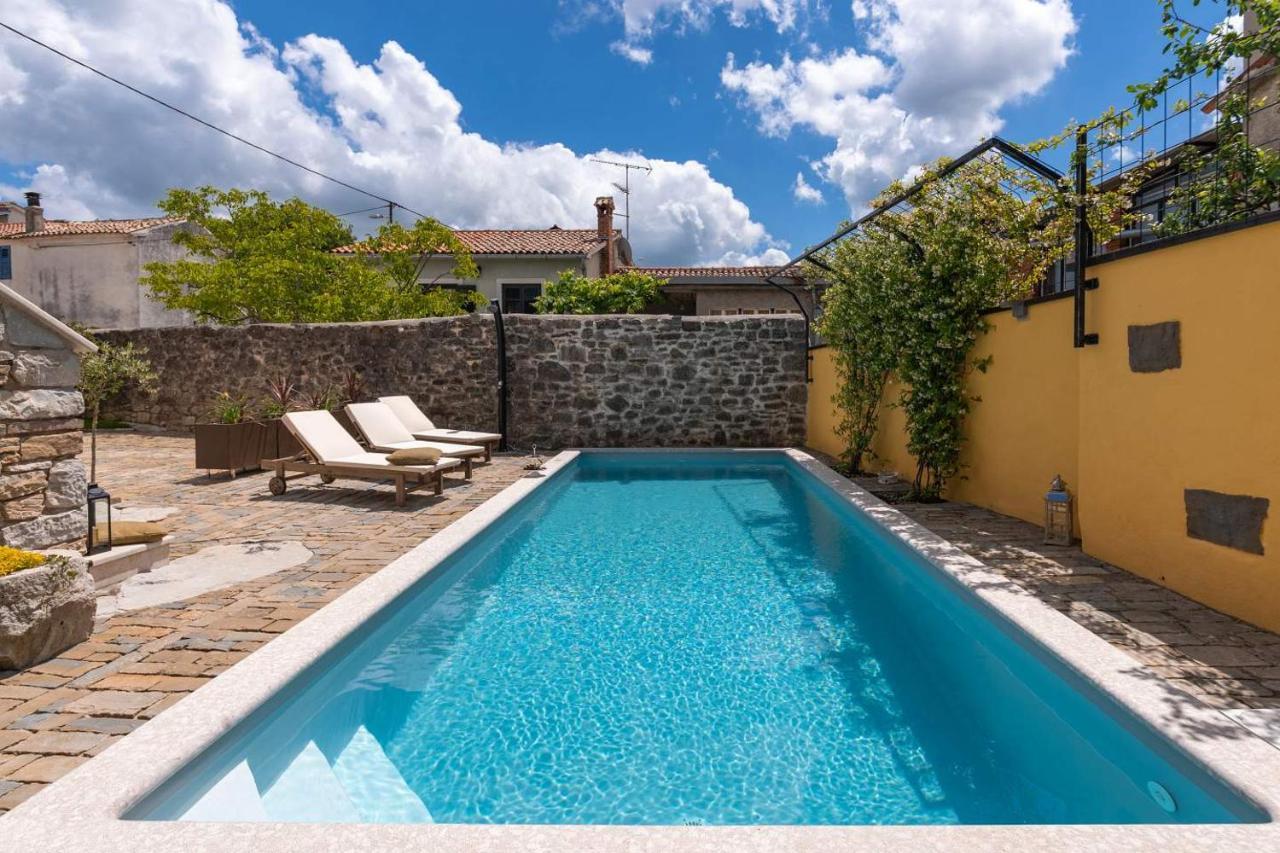 Lovely Rustic Villa Katarina With 2 Pools Gracisce Exterior photo