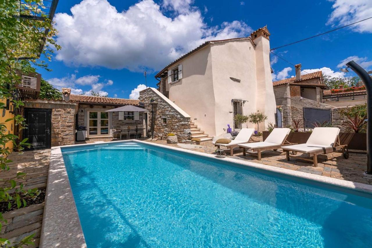 Lovely Rustic Villa Katarina With 2 Pools Gracisce Exterior photo