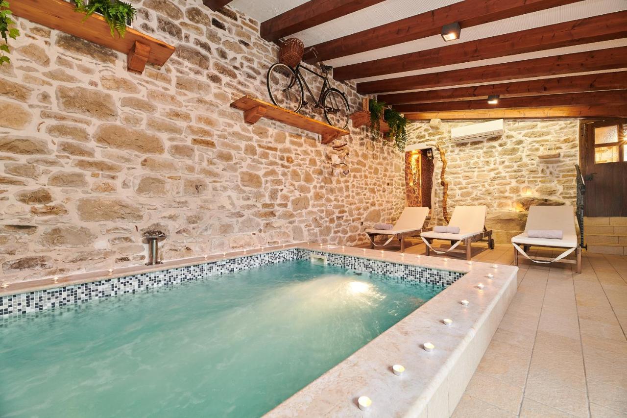 Lovely Rustic Villa Katarina With 2 Pools Gracisce Exterior photo