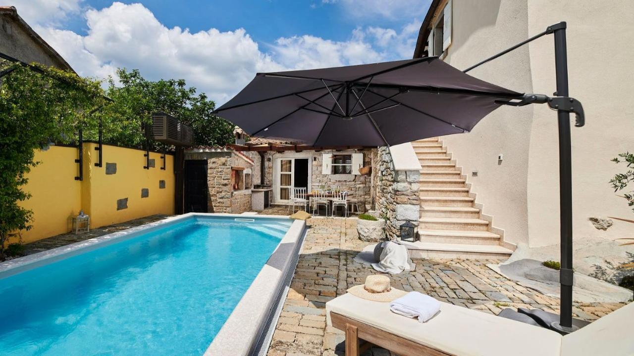 Lovely Rustic Villa Katarina With 2 Pools Gracisce Exterior photo